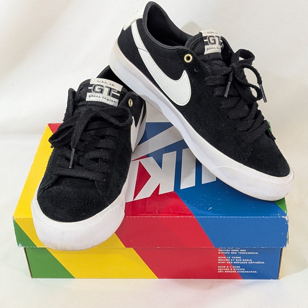 Nike SB Zoom Blazer Low Pro GT Black Sneakers with Vulcanized Sole